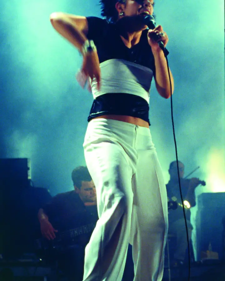 Paredes de Coura: os alcobacenses The Gift, 1999