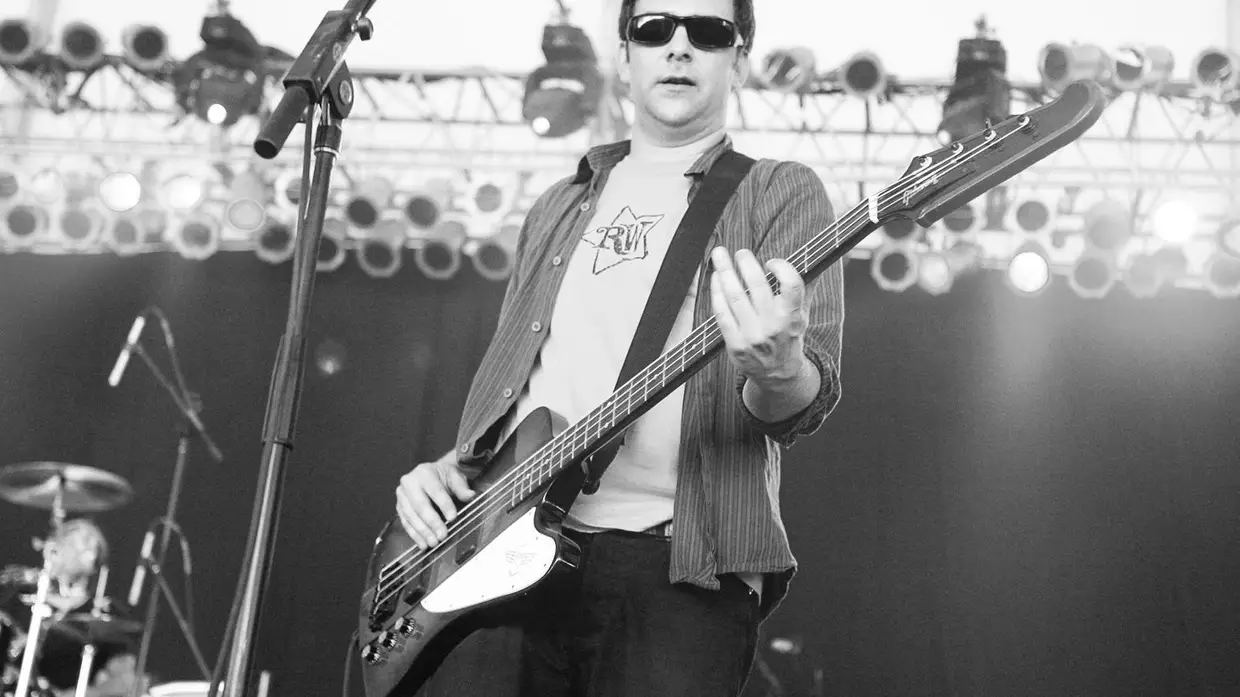 Adam Schlesinger, dos Fountains of Wayne (52 anos) a 1 de abril