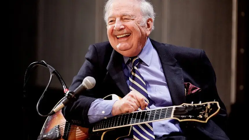 John ‘Bucky’ Pizzarelli (94 anos) a 1 de abril