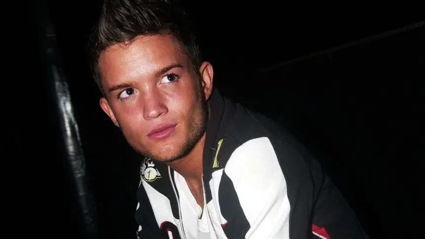 Chris Trousdale, dos Dream Street (34 anos) a 2 de junho