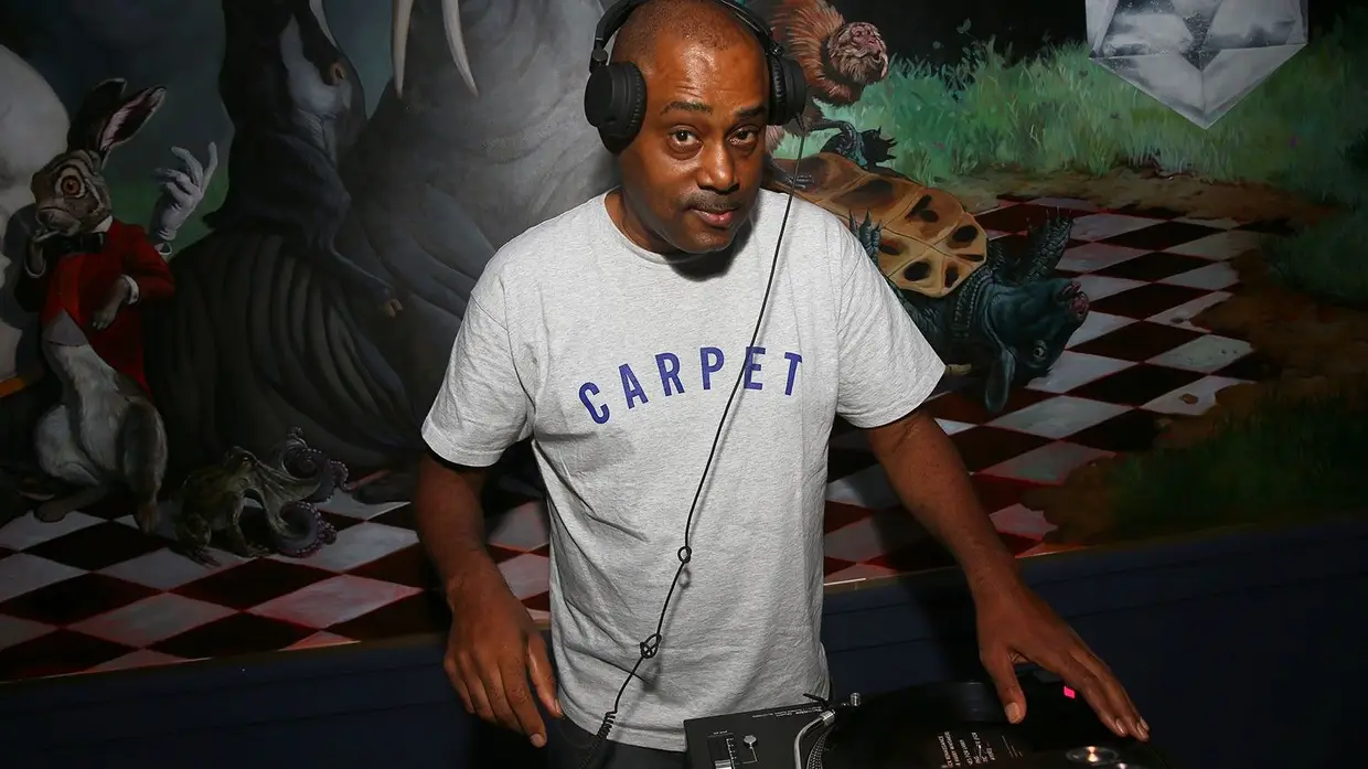 DJ Mike Huckaby (54 anos) a 24 de abril