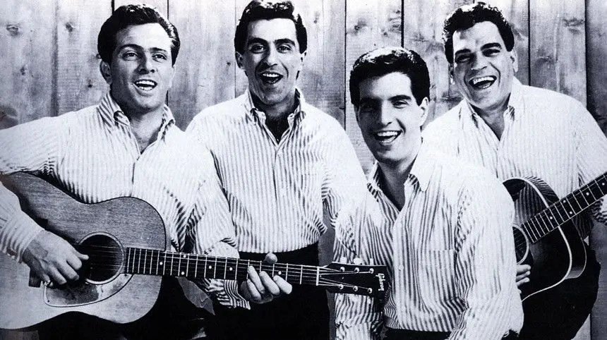 Tommy DeVito (esquerda), dos Four Seasons (92 anos) a 21 de setembro