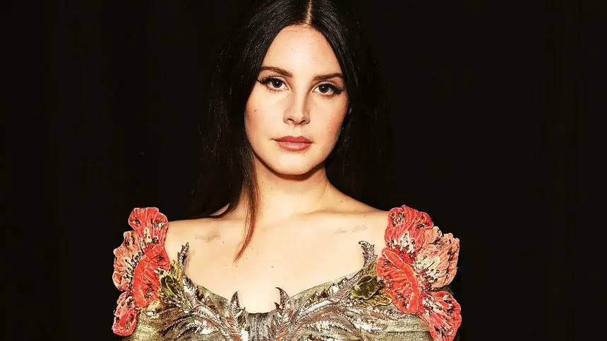 Lana Del Rey tinha concerto marcado no NOS Primavera Sound (Porto) a 12 de junho. Não foi reconfirmada na edição de 2021, que acontece de 10 a 12 de junho.