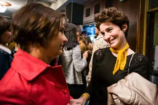 Paula Homem, diretora-geral da Sony Music (à esq.), e Rita Redshoes, artista do catálogo da Universal, na festa de 30 anos da marca BLITZ, em 2014