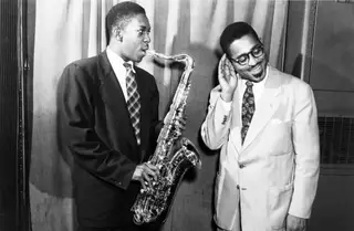John Coltrane (esq.) e Dizzy Gillespie (dta.) em Nova Iorque, 1951