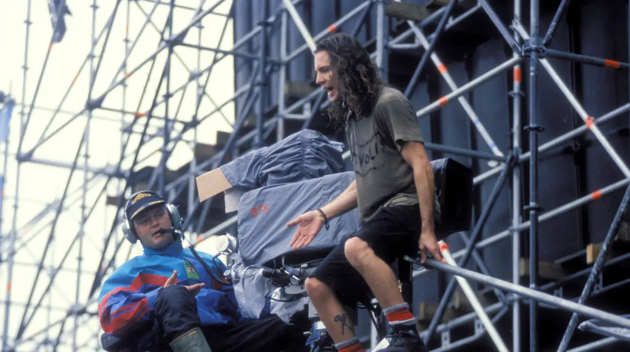 "Eddie Vedder, dos Pearl Jam, ao vivo no festival PinkPop, na Holanda, 1992"