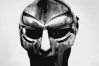 Morreu MF DOOM, uma das maiores lendas do hip-hop. Tinha 49 anos