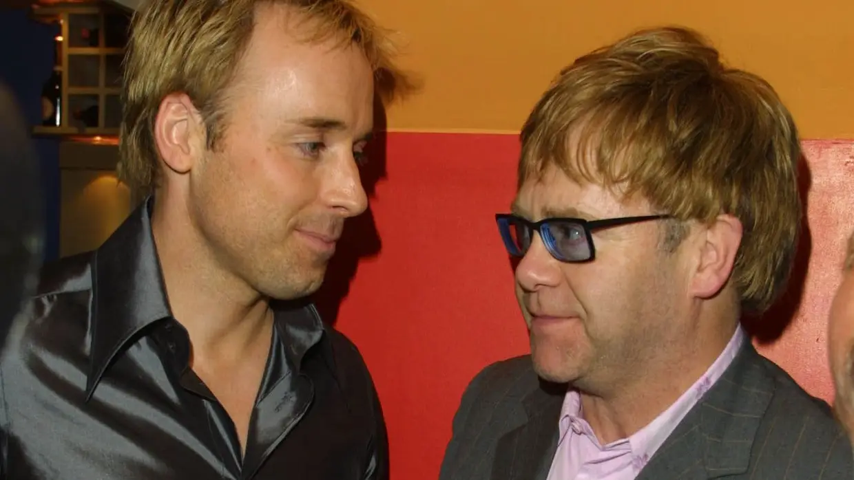 Elton John e David Furniss, casados desde 2005, em união desde 1993