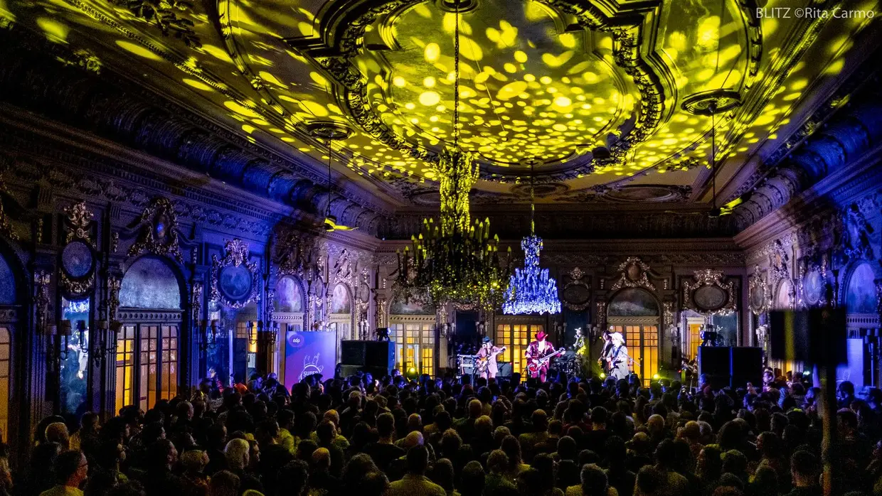 Orville Peck, um cowboy extravagante numa sala a condizer: a Casa do Alentejo, no Super Bock em Stock 2019