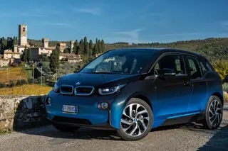 A BMW associou-se à Garage Italia Customs para criar uma pintura que recorre a novos materiais. Esta opção deverá estar disponível no início de 2017