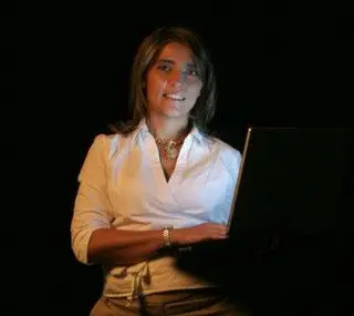 Luísa Gueifão, líder da DNS.pt, apresentou-se como representante da IANA aquando da constituição da associação