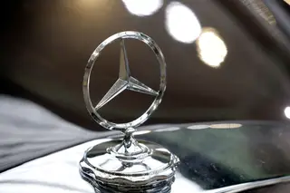 Daimler encomenda mais de 20 mil milhões de euros em células de baterias para veículos elétricos