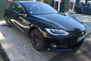 Em teste: Tesla Model S P100D