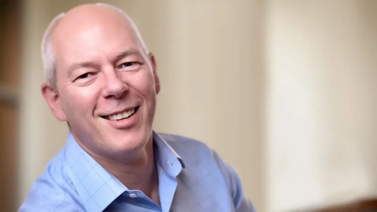 Adrian Cockcroft, vice-presidente Cloud Architecture Strategy, Amazon Web Services (dia 7, 15h25m, palco central).O que tem a dizer a empresa que tem mais de metade do mercado mundial de Cloud? É isso que esperamos ouvir de Cockcroft que estará a liderar novos serviços baseados em Internet.