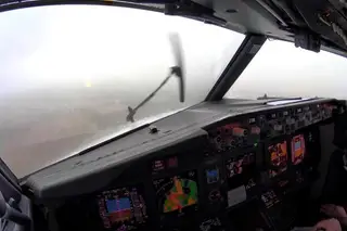 Melhor do YouTube: piloto aterra avião no meio de trovoadas