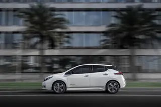 Nissan Leaf aceleram para a marca dos 400 mil carros vendidos