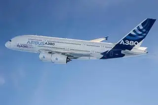 Airbus anuncia fim do A380, o maior avião de passageiros do mundo