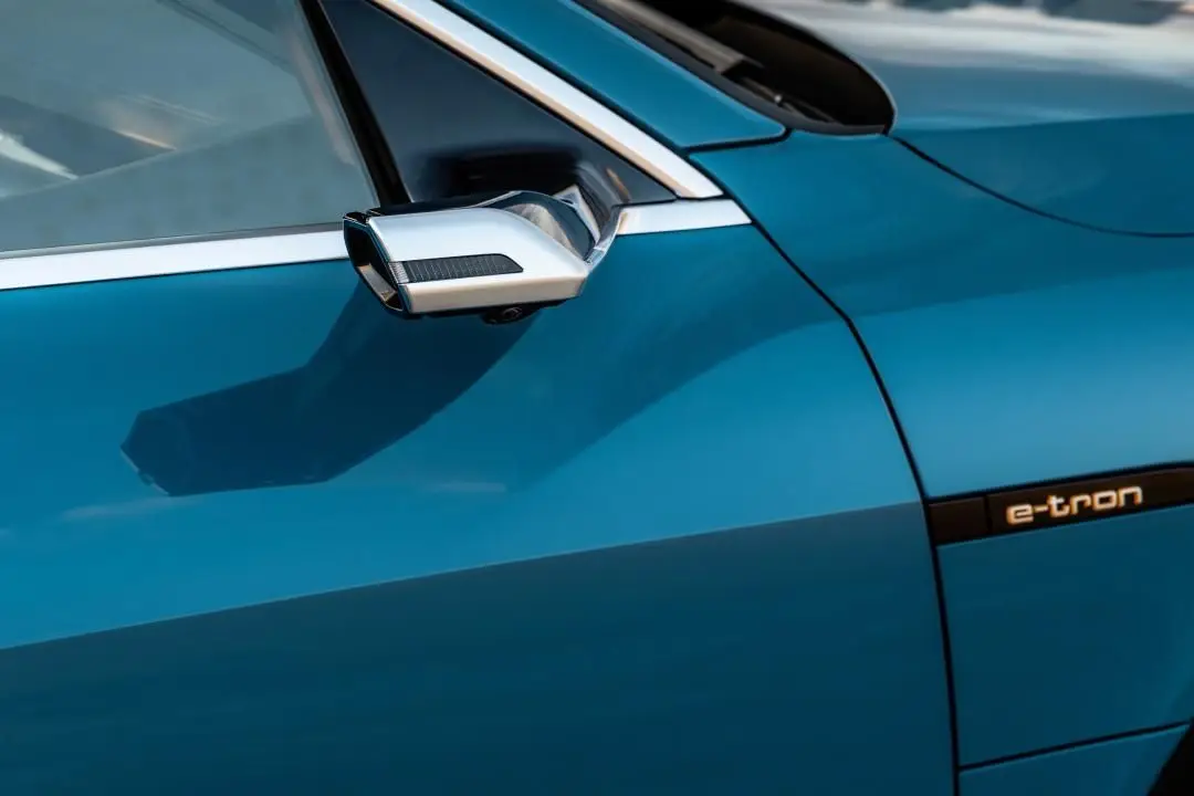 A câmara que substitui o espelho retrovisor melhora aerodinâmica: o Cx passa de 0,28 para 0,27