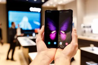 Samsung vende um milhão de smartphones Galaxy Fold em três meses