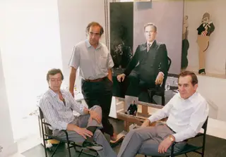 Ramalho Eanes com o retrato oficial de PR em fundo