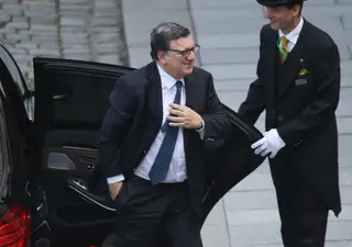 José Manuel Durão Barroso, atual presidente não executivo da Goldman Sachs, é membro permanente do comité de diretores da organização do Grupo Bilderberg