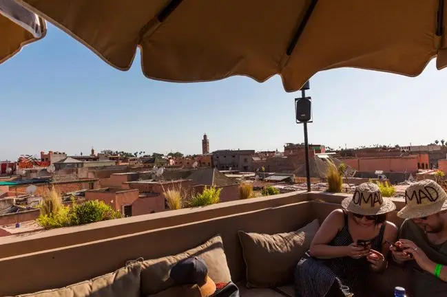 O terraço do café Nomad