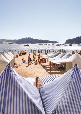 São Martinho do Porto: praia de areias finas e águas calmas, numa baía em forma de vieira