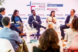 O debate, moderado por João Vieira Pereira,juntou Sofia Tenreiro, Daniel Traça, Isabel Guerreiro e Pedro Rocha Vieira. Antes, Graça Fonseca fizera um ponto da situação do programa Simplex e do impacto dessas medidas na vida das empresas e das pessoas. O encontro contou ainda com uma apresentação de Daniel Traça