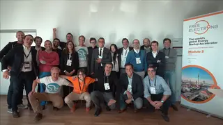 A equipa da EDP numa foto de família com membros das quatro empresas em que investiu e nove com que realizou parcerias no final da 2ª edição do Free Electrons