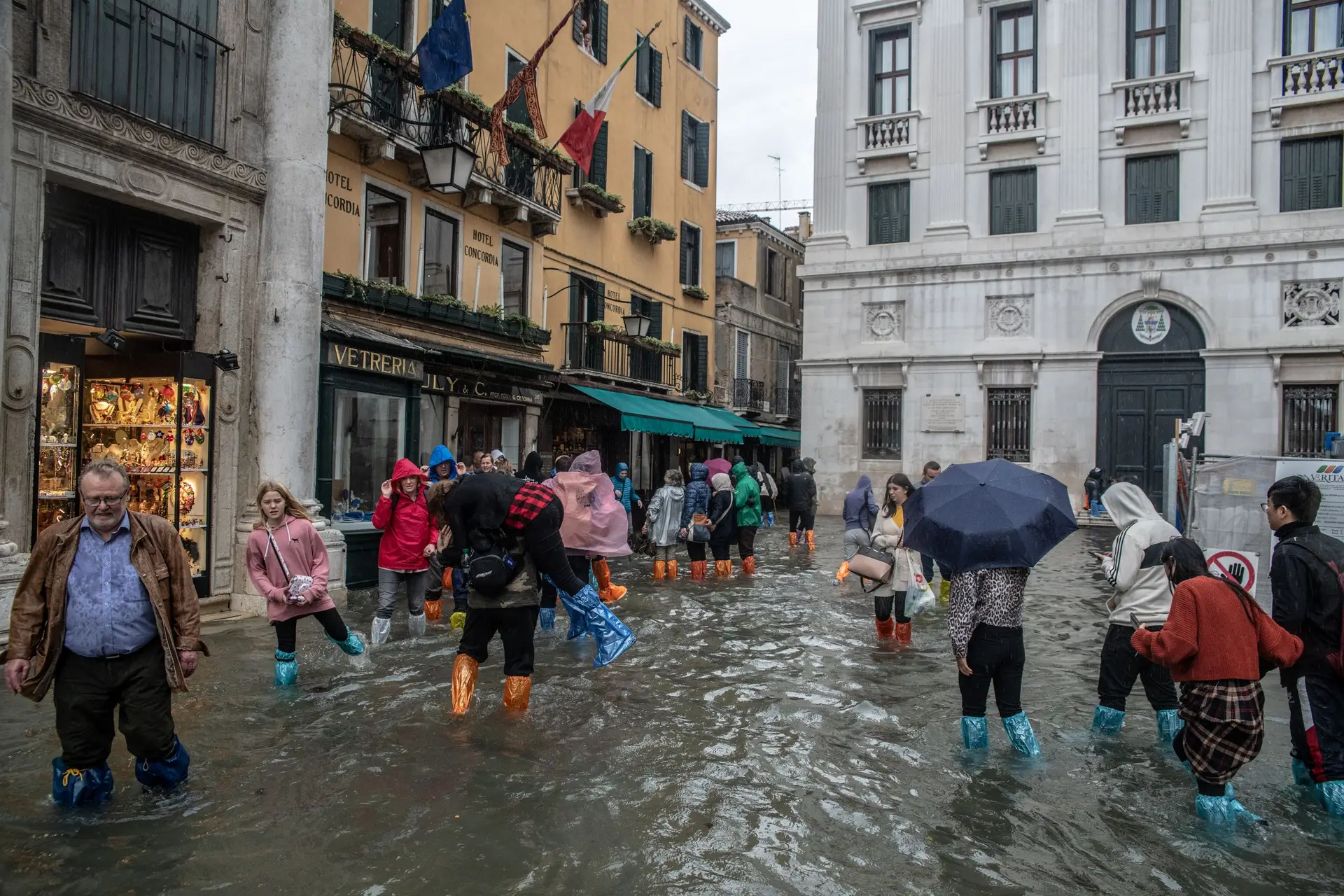 Expresso Mau tempo em Itália provoca inundações em Veneza Veja as