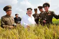 Quem são os homens que seguem Kim Jong-un para todo o lado de bloco de notas na mão