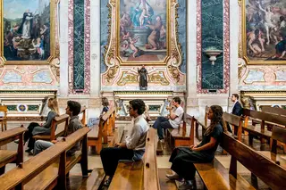 Nas mãos de Deus. Como os jovens vivem hoje a fé