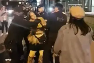 “Vi três polícias em cima de uma menina no chão e corri para a abraçar”, conta vítima de violência policial em Lisboa