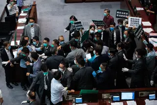 Hong Kong. Ativistas acusam Pequim de atacar semi-autonomia e apelam a protestos