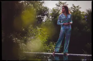 Motivos abstratos em azul, verde e prateado são a proposta do modelo Aqua (€650)