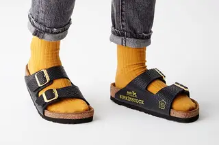 Luxo combina com sandálias ortopédicas