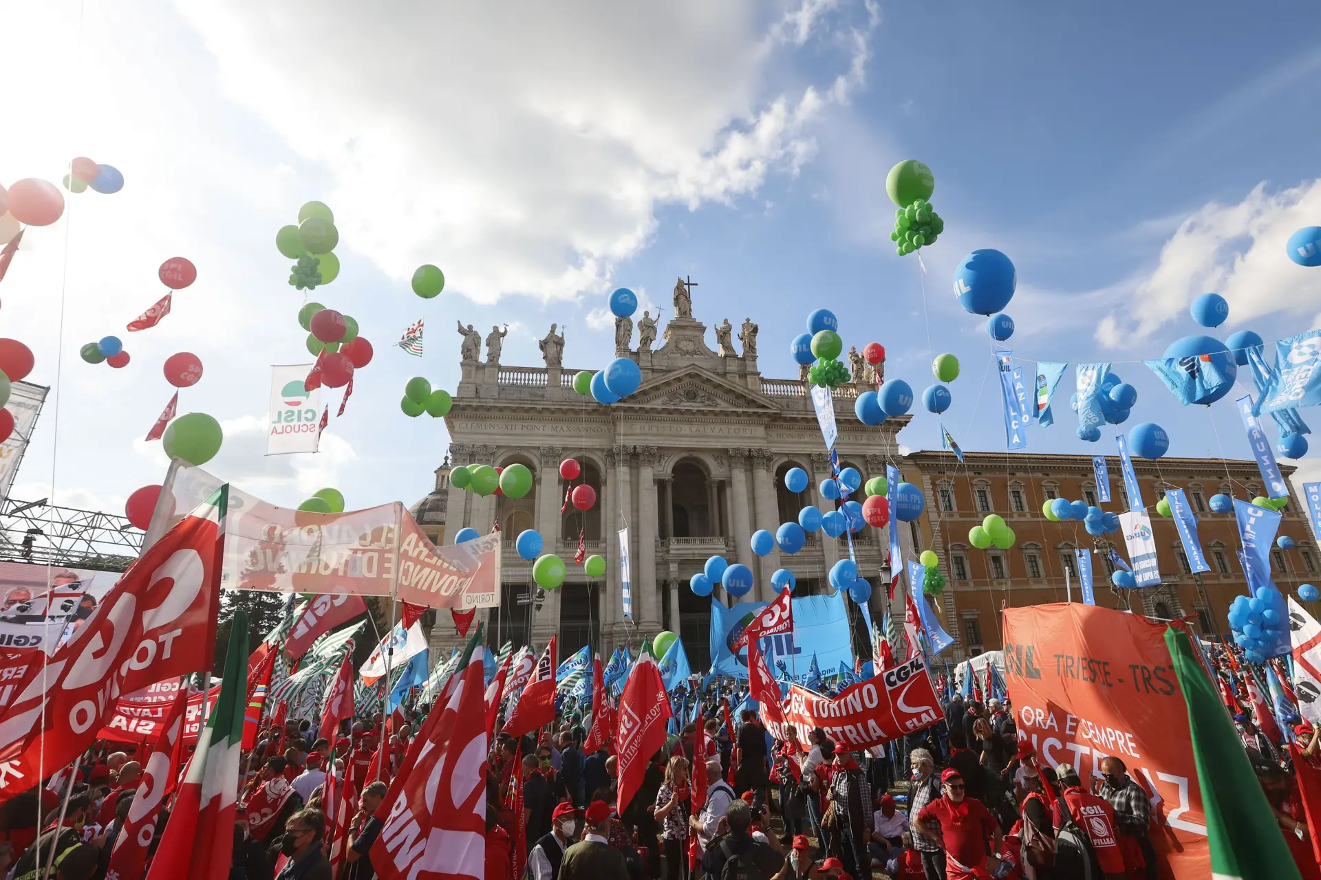 Dezenas De Milhares De Pessoas Manifestam Se Contra Extrema Direita Em