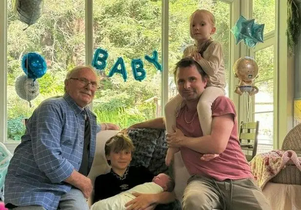 Matt Bellamy Muse foi pai pela terceira vez veja as fotos da família