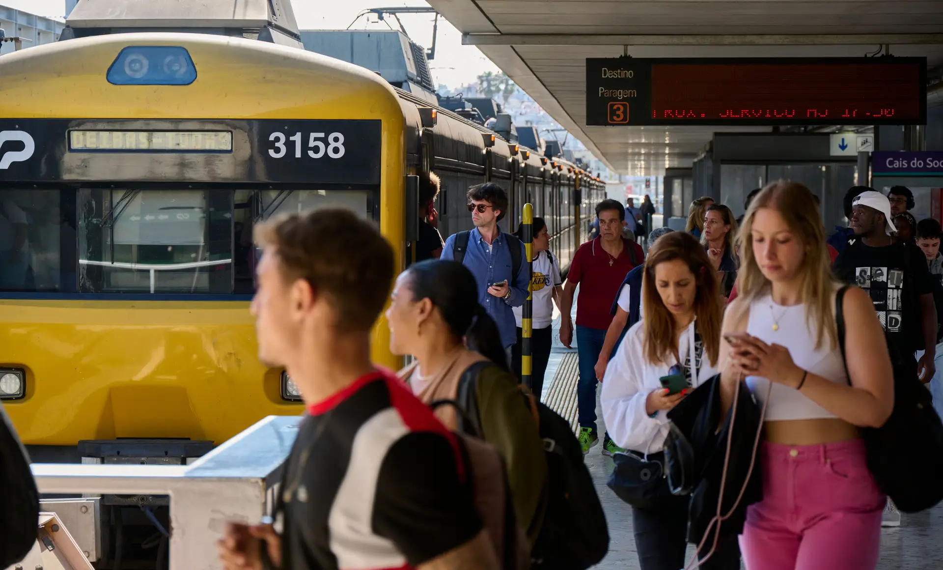 Quase 10 mil jovens pediram o vale de intra rail grátis no fim do 12 º