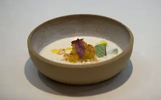 Sopa fria de amendoim com melão