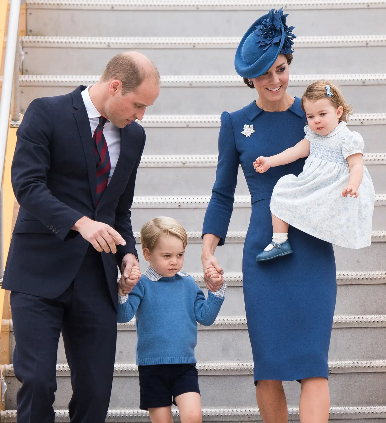 William e Kate com George e Charlotte