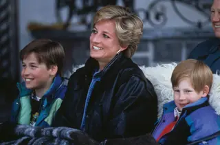 A princesa Diana com os filhos, William e Harry, em 1993