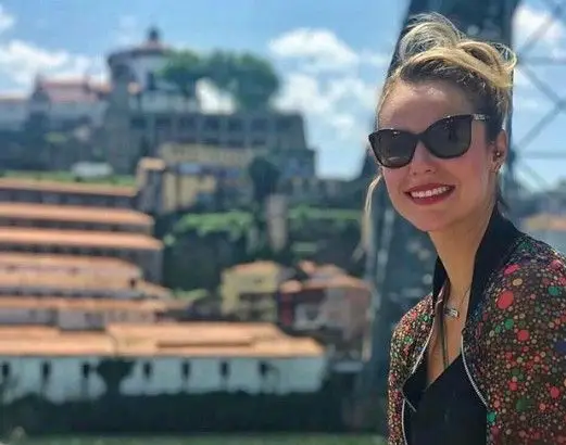 Paolla Oliveira também aproveitou para passear pela cidade do Porto