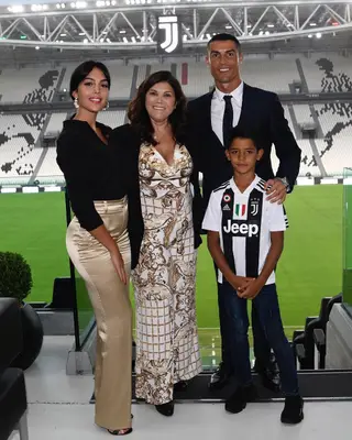 Georgina Rodríguez, Dolores Aveiro, Cristiano Ronaldo e Cristianinho