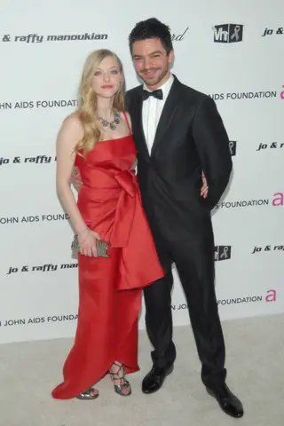 Amanda Seyfried e Dominic Cooper, quando ainda eram namorados