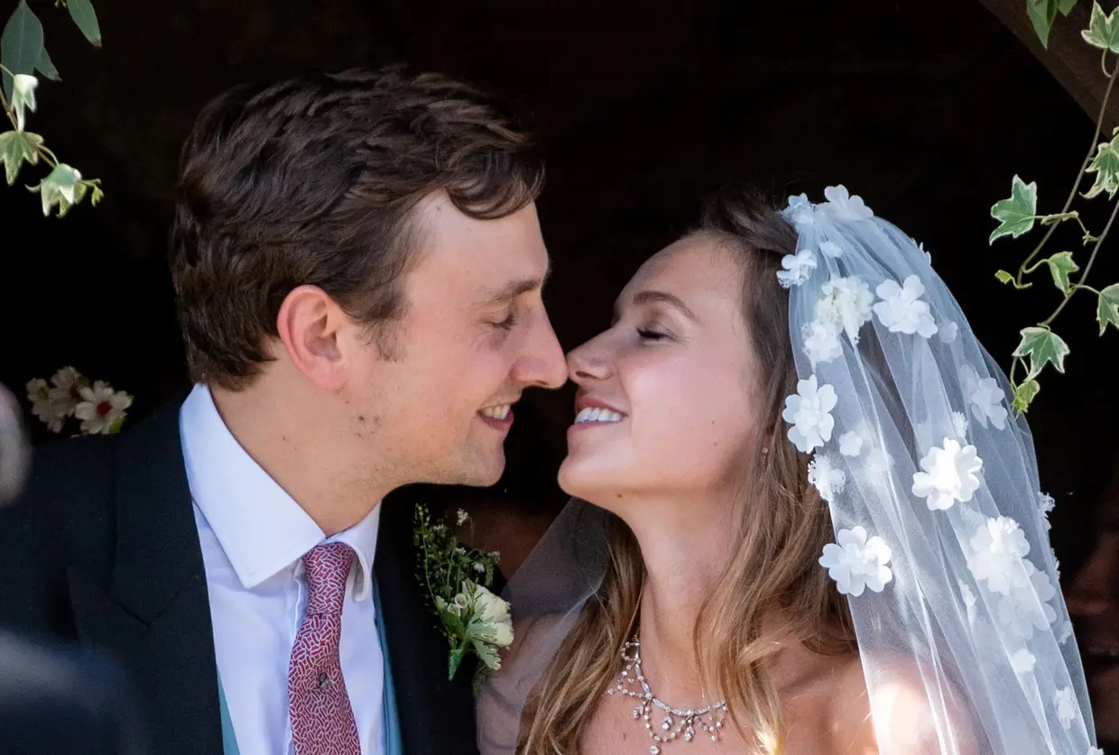 Os noivos, Charlie van Straubenzee e Daisy Jenks