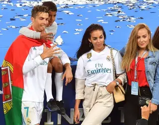 Cristiano Ronaldo com o filho mais velho, Cristiano, Georgina Rodríguez e a irmã desta, Ivana