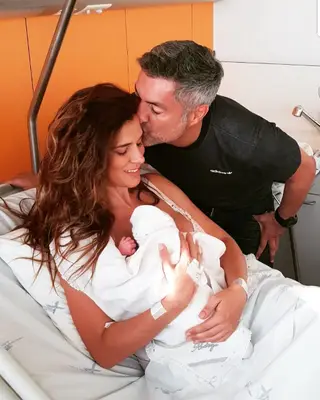 Andreia Santos e Vítor Baía com o filho, Vítor