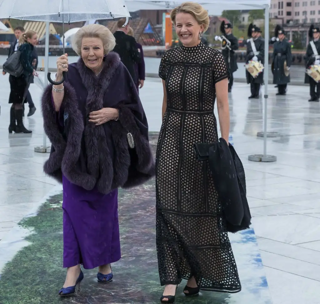 A princesa Mabel com a sogra, a rainha emérita Beatriz da Holanda