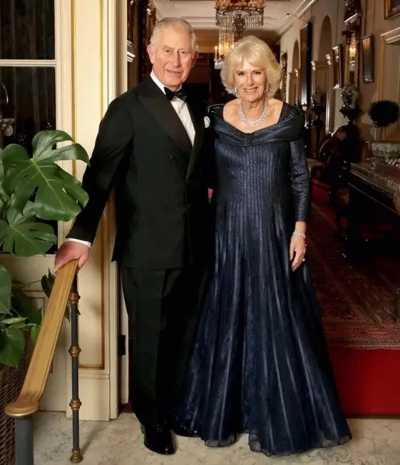 O aniversariante com a mulher, Camilla